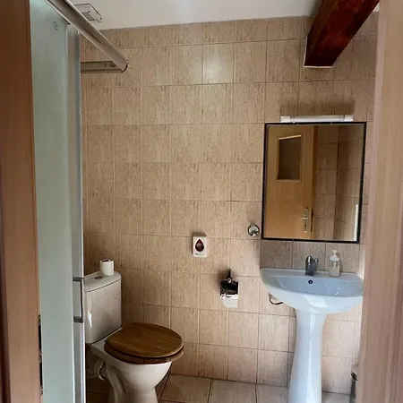 Byron 2* Zlaté Moravce